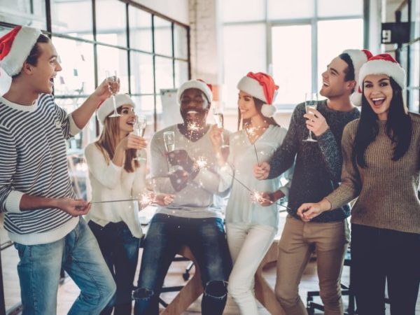 7 ways to recognize your employees before the holidays