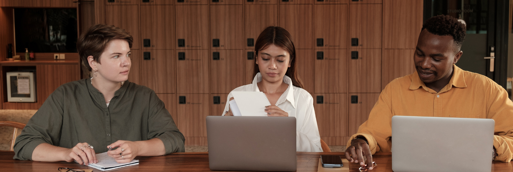 Équipe RH en préparation du lancement de leur programme de reconnaissance employé