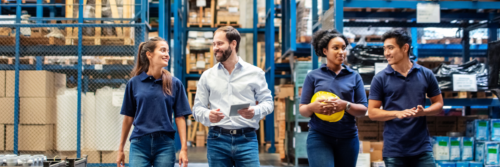 Equipe travaillant dans le secteur manufacturier